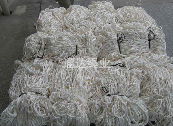 �������W